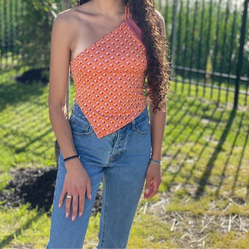 Worn once brand new Zara triangle top.